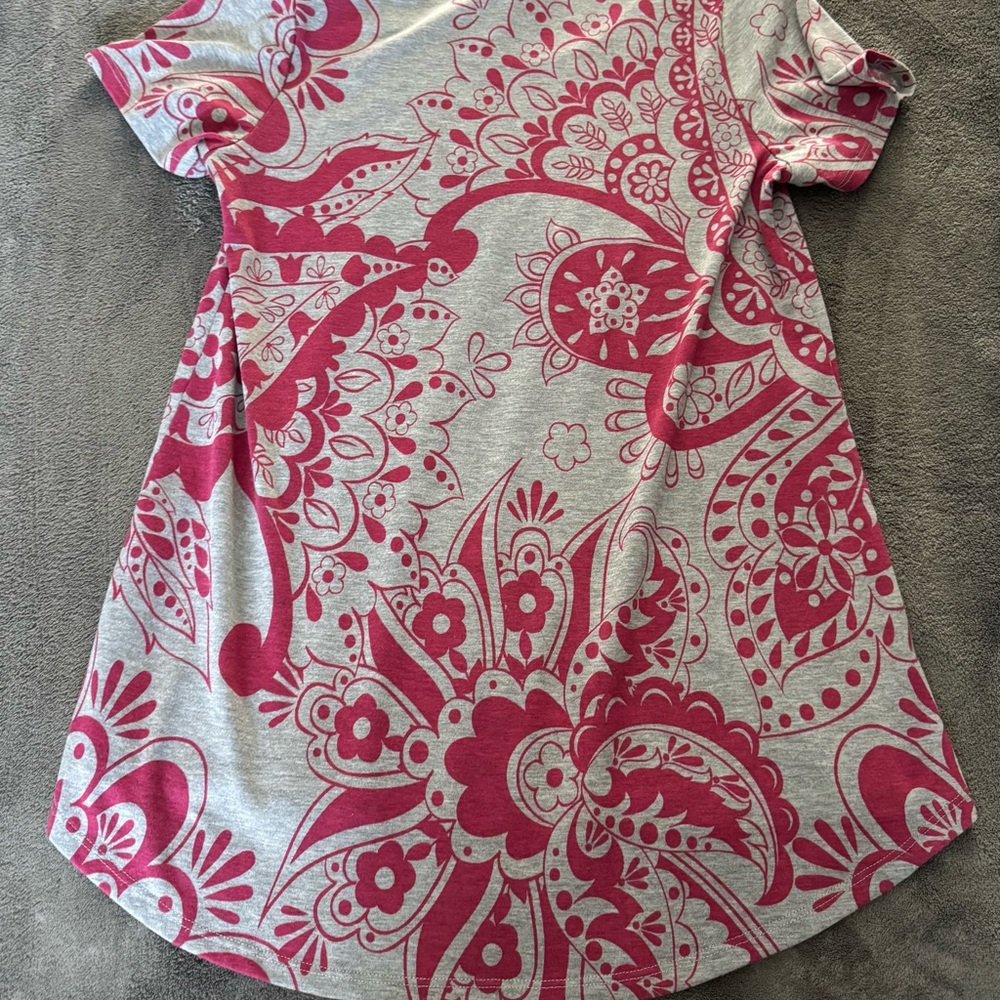LuLaRoe Gray and Pink Short Sleeve Tee - Picture 2 of 3
